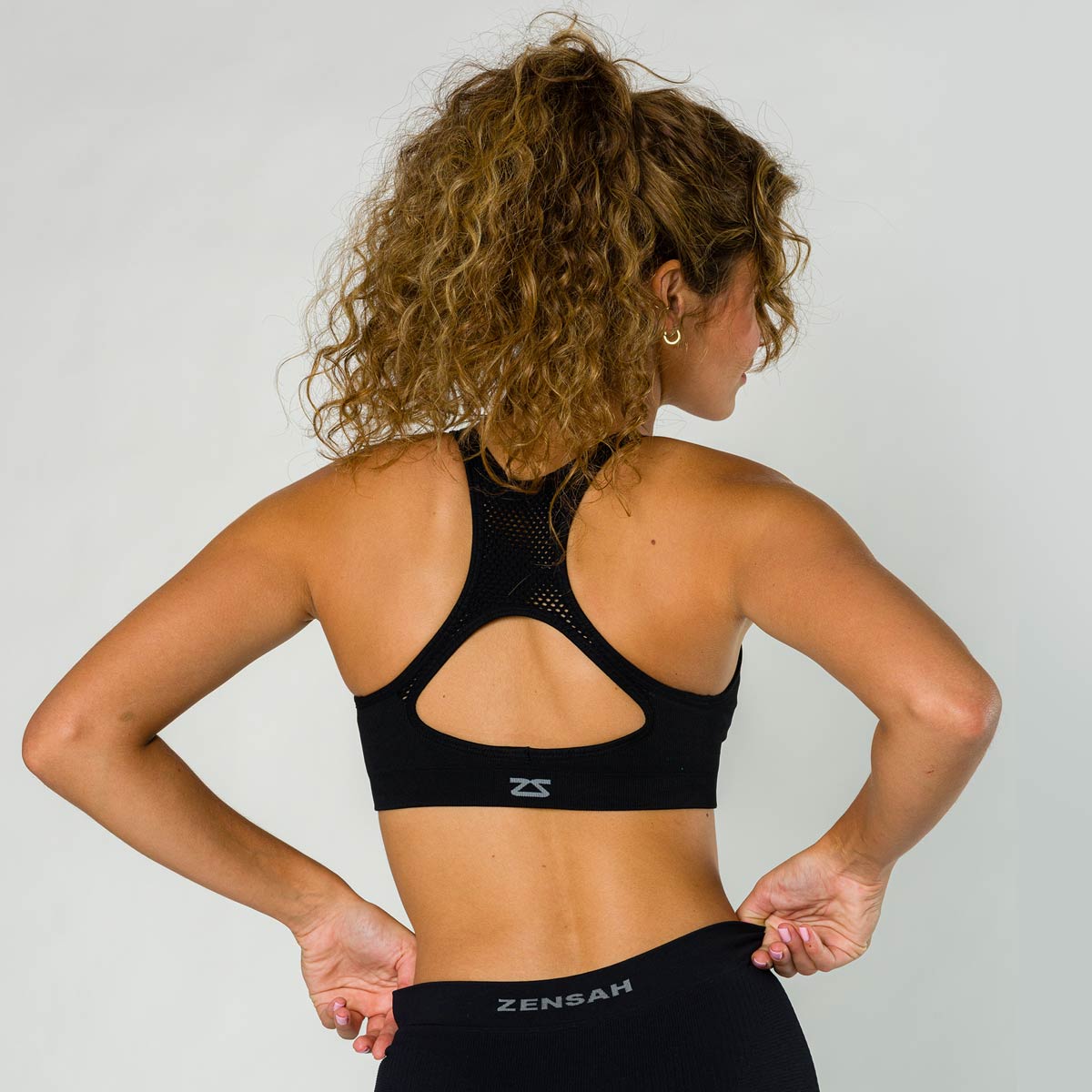 Knitted Athletic Bras With Padded Push Up Crop Top For Women Racer
