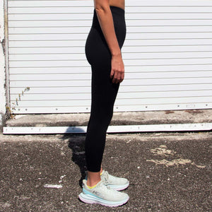 Brand New Nike High-waisted 7/8 leggings WITH pocket - Depop